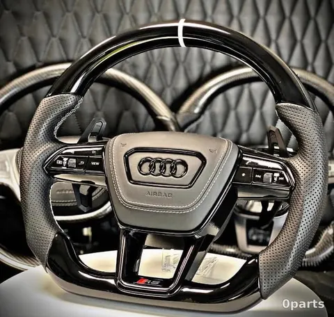 Audi RS vairas su lopeliais, juodo lako ir perforuotos odos apdaila